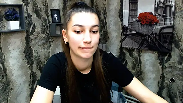 Snapshot of KarolinaRosse_ chatting on 02-07-25, 01:11 KarolinaRosse online show from 02-07-25, 01:11