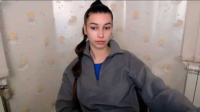 Snapshot of KarolinaRosse_ chatting on 02-08-25, 07:04 KarolinaRosse online show from 02-08-25, 07:04