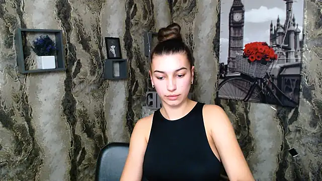 Snapshot of KarolinaRosse_ chatting on 02-10-25, 12:50 KarolinaRosse online show from 02-10-25, 12:50