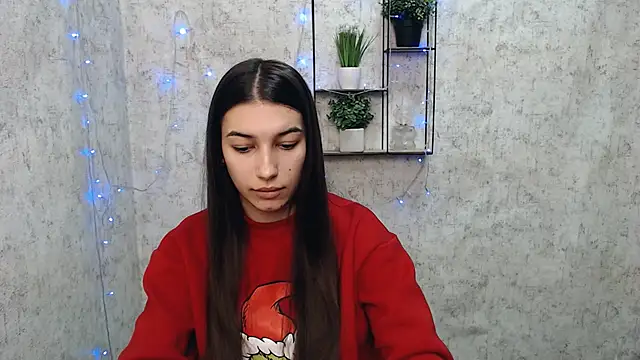 Snapshot of KarolinaRosse_ chatting on 02-16-25, 06:54 KarolinaRosse online show from 02-16-25, 06:54