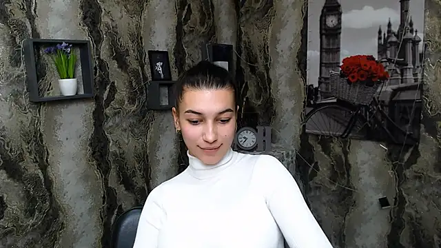 Snapshot of KarolinaRosse_ chatting on 02-21-25, 01:00 KarolinaRosse online show from 02-21-25, 01:00