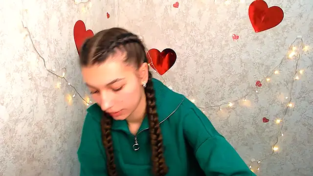 Snapshot of KarolinaRosse_ chatting on 02-24-25, 10:26 KarolinaRosse online show from 02-24-25, 10:26