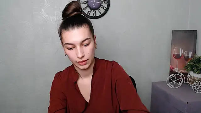 Snapshot of KarolinaRosse_ chatting on 03-03-25, 12:58 KarolinaRosse online show from 03-03-25, 12:58