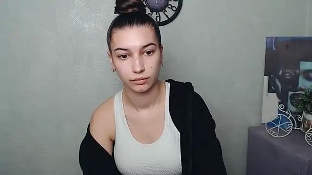 Snapshot of KarolinaRosse_ chatting on 03-12-25, 10:05 KarolinaRosse online show from 03-12-25, 10:05