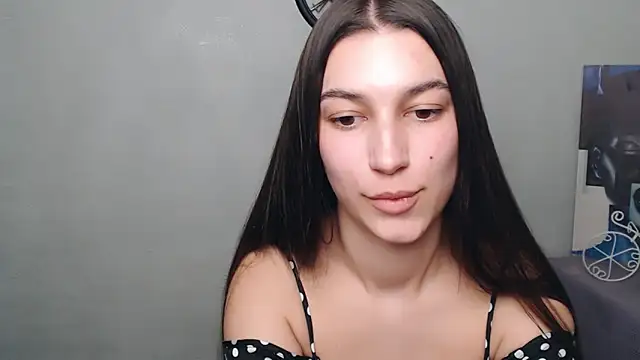 Snapshot of KarolinaRosse_ chatting on 03-14-25, 02:41 KarolinaRosse online show from 03-14-25, 02:41