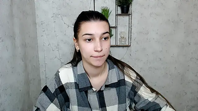 Snapshot of KarolinaRosse_ chatting on 03-15-25, 10:35 KarolinaRosse online show from 03-15-25, 10:35