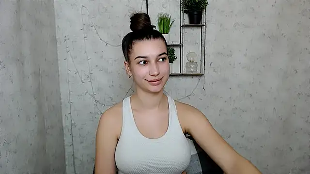 Snapshot of KarolinaRosse_ chatting on 03-15-25, 01:40 KarolinaRosse online show from 03-15-25, 01:40