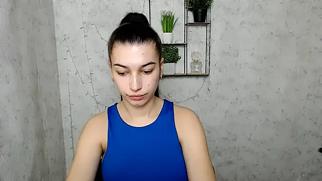 Snapshot of KarolinaRosse_ chatting on 03-16-25, 06:53 KarolinaRosse online show from 03-16-25, 06:53