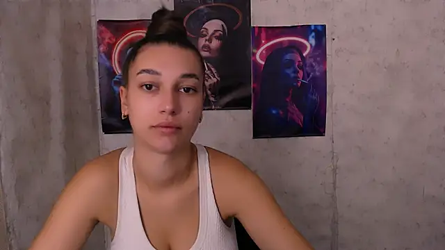 Snapshot of KarolinaRosse_ chatting on 09-18-25, 04:58 KarolinaRosse online show from 09-18-25, 04:58