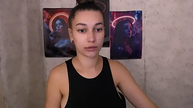 Snapshot of KarolinaRosse_ chatting on 09-19-25, 04:58 KarolinaRosse online show from 09-19-25, 04:58