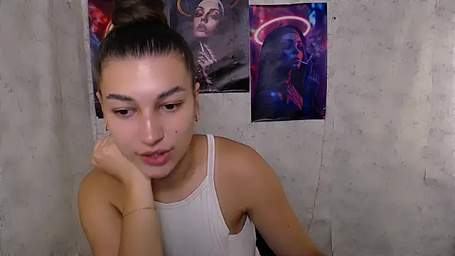 Snapshot of KarolinaRosse_ chatting on 09-20-25, 05:08 KarolinaRosse online show from 09-20-25, 05:08