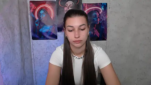 Snapshot of KarolinaRosse_ chatting on 09-23-25, 05:10 KarolinaRosse online show from 09-23-25, 05:10