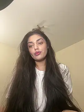 Snapshot of Sweet_Khalifa_ chatting on 02-02-25, 03:39 Sweet Khalifa online show from 02-02-25, 03:39