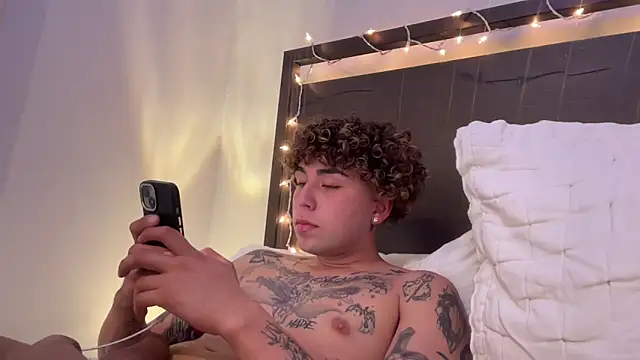 Youngjoshy online show from 12-25-24, 01:42