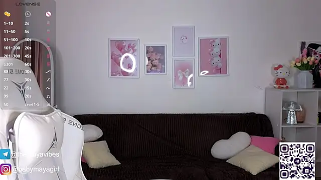 Snapshot of Maya_Rave chatting on 10-29-25, 03:53 Maya Rave online show from 10-29-25, 03:53