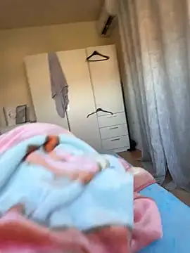 Snapshot of jessieandjames29 chatting on 03-20-25, 07:25 jessieandjames29 online show from 03-20-25, 07:25