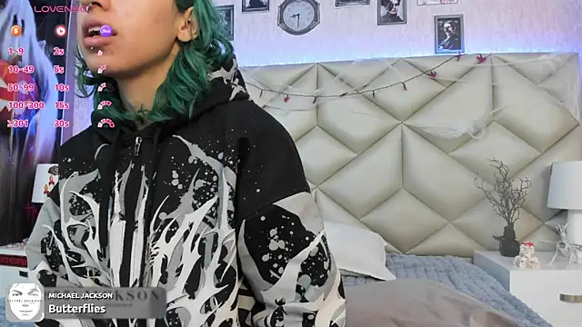 Im gaia online show from 10-11-25, 01:31