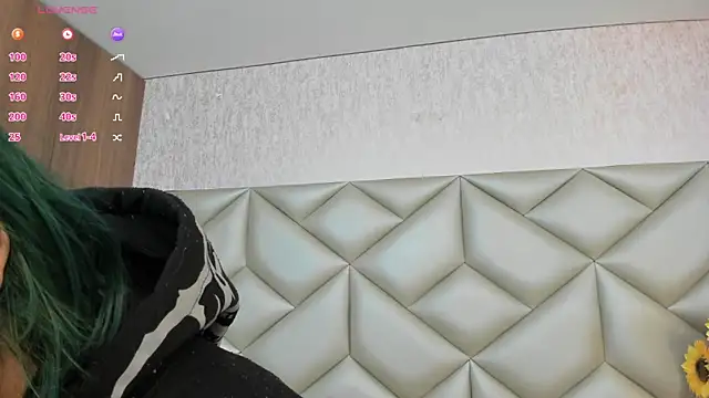 Im gaia online show from 11-28-25, 12:30