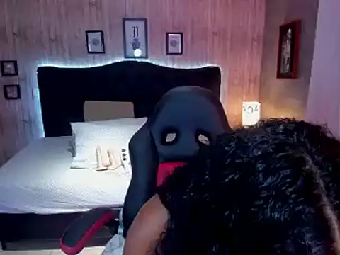 Edelaine rogers online show from 02-13-25, 03:29