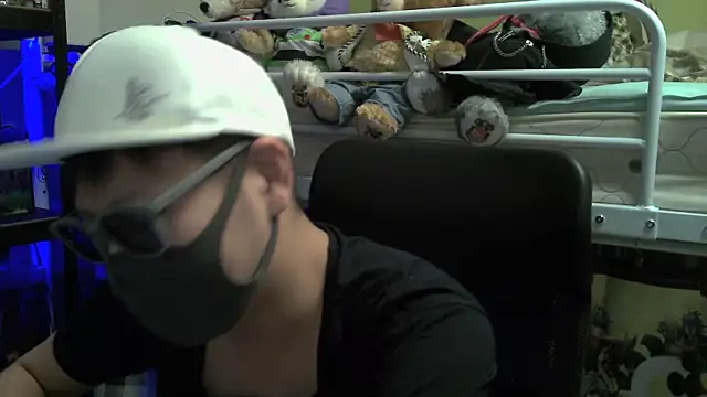 Owl1216 online show from 12-12-24, 12:33