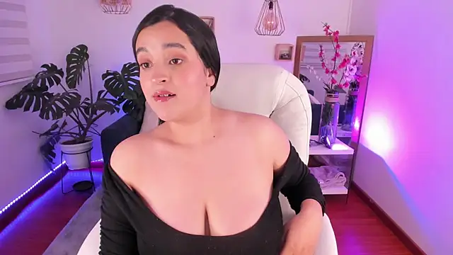 Snapshot of Pamela_cheverry chatting on 03-19-25, 08:01 Pamela cheverry online show from 03-19-25, 08:01