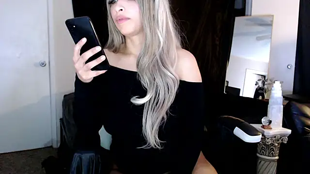 liadivina online show from 03-13-25, 10:05