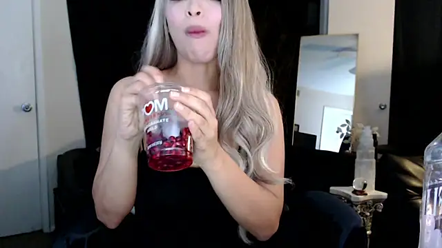 liadivina online show from 03-18-25, 07:41