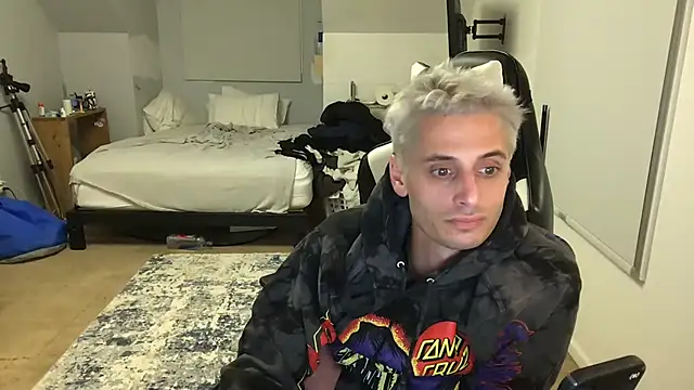 Dylansd online show from 12-29-24, 05:42