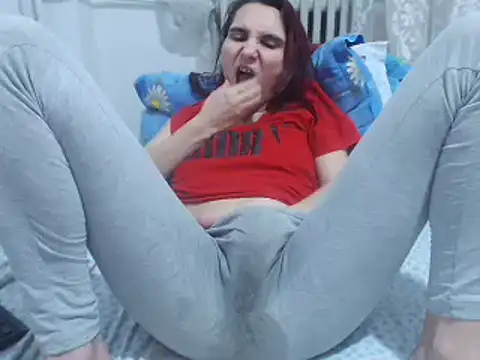 Snapshot of pussywetsquirty chatting on 12-16-24, 07:15 pussywetsquirty online show from 12-16-24, 07:15