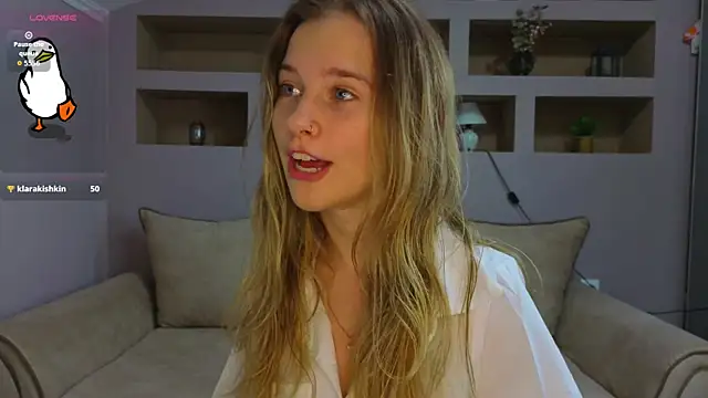 LinaCristonsen online show from 10-30-25, 04:08