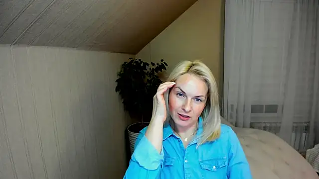 Snapshot of Alicee_Gracee chatting on 12-11-24, 07:57 Alicee Gracee online show from 12-11-24, 07:57