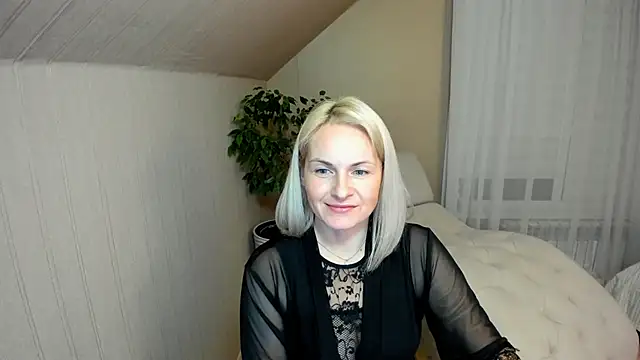 Snapshot of Alicee_Gracee chatting on 12-13-24, 04:05 Alicee Gracee online show from 12-13-24, 04:05