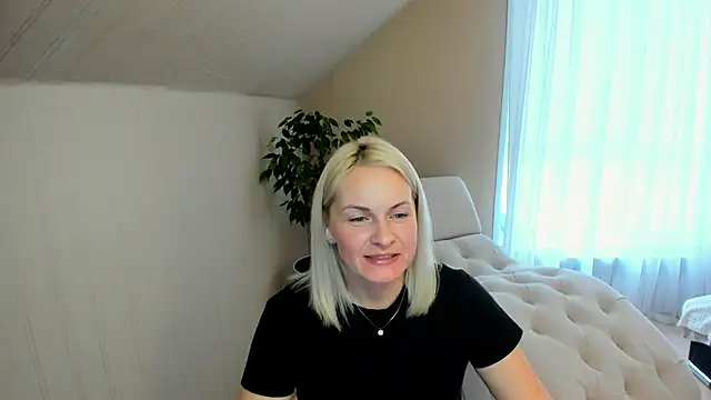 Snapshot of Alicee_Gracee chatting on 12-16-24, 09:46 Alicee Gracee online show from 12-16-24, 09:46