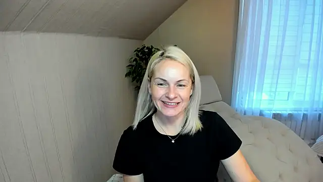 Snapshot of Alicee_Gracee chatting on 12-21-24, 12:16 Alicee Gracee online show from 12-21-24, 12:16