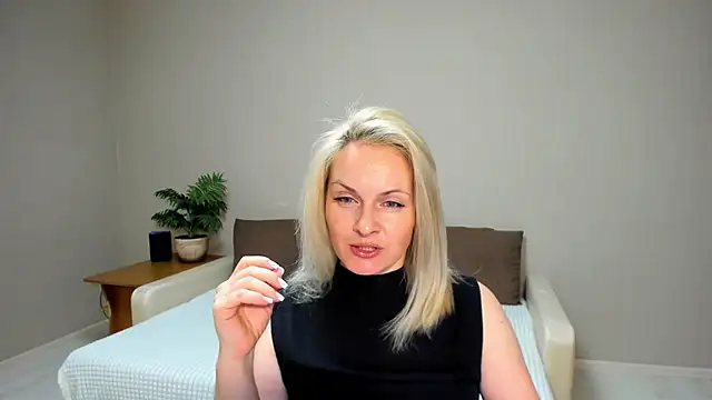 Snapshot of Alicee_Gracee chatting on 01-28-25, 05:46 Alicee Gracee online show from 01-28-25, 05:46