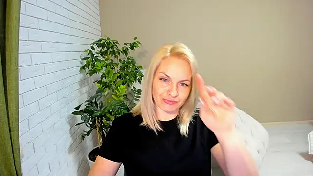 Snapshot of Alicee_Gracee chatting on 02-08-25, 06:55 Alicee Gracee online show from 02-08-25, 06:55