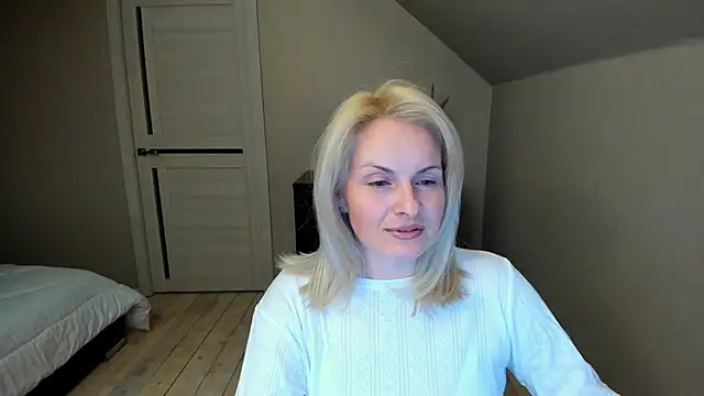 Snapshot of Alicee_Gracee chatting on 02-14-25, 05:36 Alicee Gracee online show from 02-14-25, 05:36