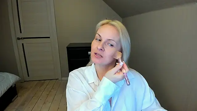 Snapshot of Alicee_Gracee chatting on 02-15-25, 07:28 Alicee Gracee online show from 02-15-25, 07:28