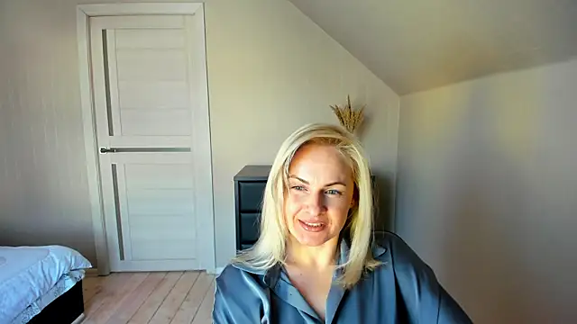 Snapshot of Alicee_Gracee chatting on 02-19-25, 10:12 Alicee Gracee online show from 02-19-25, 10:12