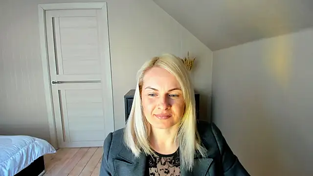 Snapshot of Alicee_Gracee chatting on 02-20-25, 10:37 Alicee Gracee online show from 02-20-25, 10:37