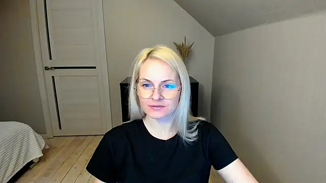 Snapshot of Alicee_Gracee chatting on 02-28-25, 07:14 Alicee Gracee online show from 02-28-25, 07:14