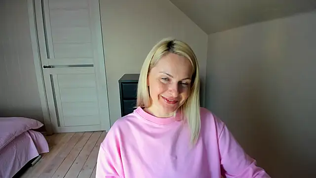 Snapshot of Alicee_Gracee chatting on 03-11-25, 09:24 Alicee Gracee online show from 03-11-25, 09:24