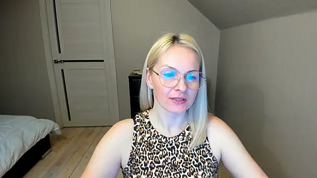 Snapshot of Alicee_Gracee chatting on 03-14-25, 06:07 Alicee Gracee online show from 03-14-25, 06:07