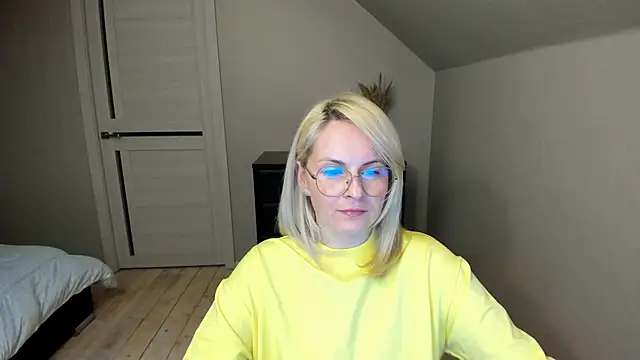 Snapshot of Alicee_Gracee chatting on 03-15-25, 06:21 Alicee Gracee online show from 03-15-25, 06:21