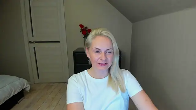 Snapshot of Alicee_Gracee chatting on 10-07-25, 06:38 Alicee Gracee online show from 10-07-25, 06:38