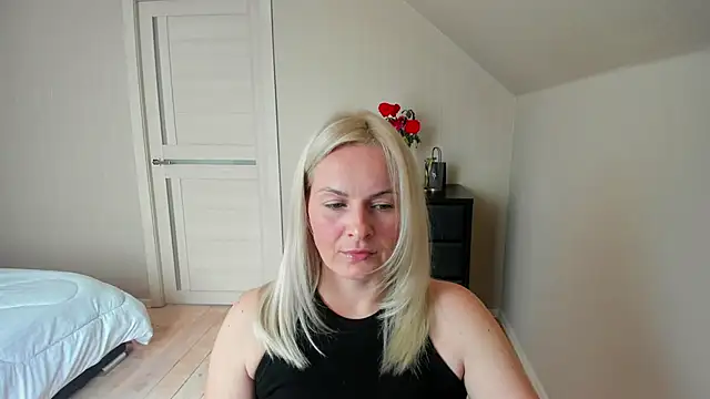 Snapshot of Alicee_Gracee chatting on 10-10-25, 08:02 Alicee Gracee online show from 10-10-25, 08:02