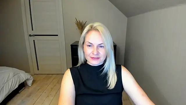 Snapshot of Alicee_Gracee chatting on 10-17-25, 07:38 Alicee Gracee online show from 10-17-25, 07:38