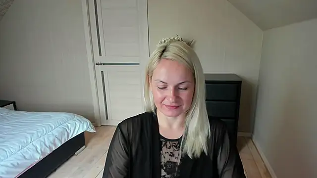 Snapshot of Alicee_Gracee chatting on 10-21-25, 06:58 Alicee Gracee online show from 10-21-25, 06:58