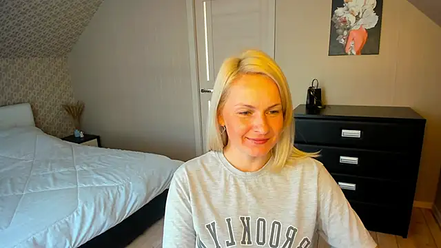 Alicee Gracee online show from 11-26-25, 10:16