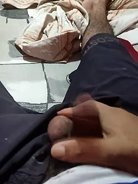 Snapshot of JuggedRegrets chatting on 01-12-26, 01:00 JuggedRegrets online show from 01-12-26, 01:00